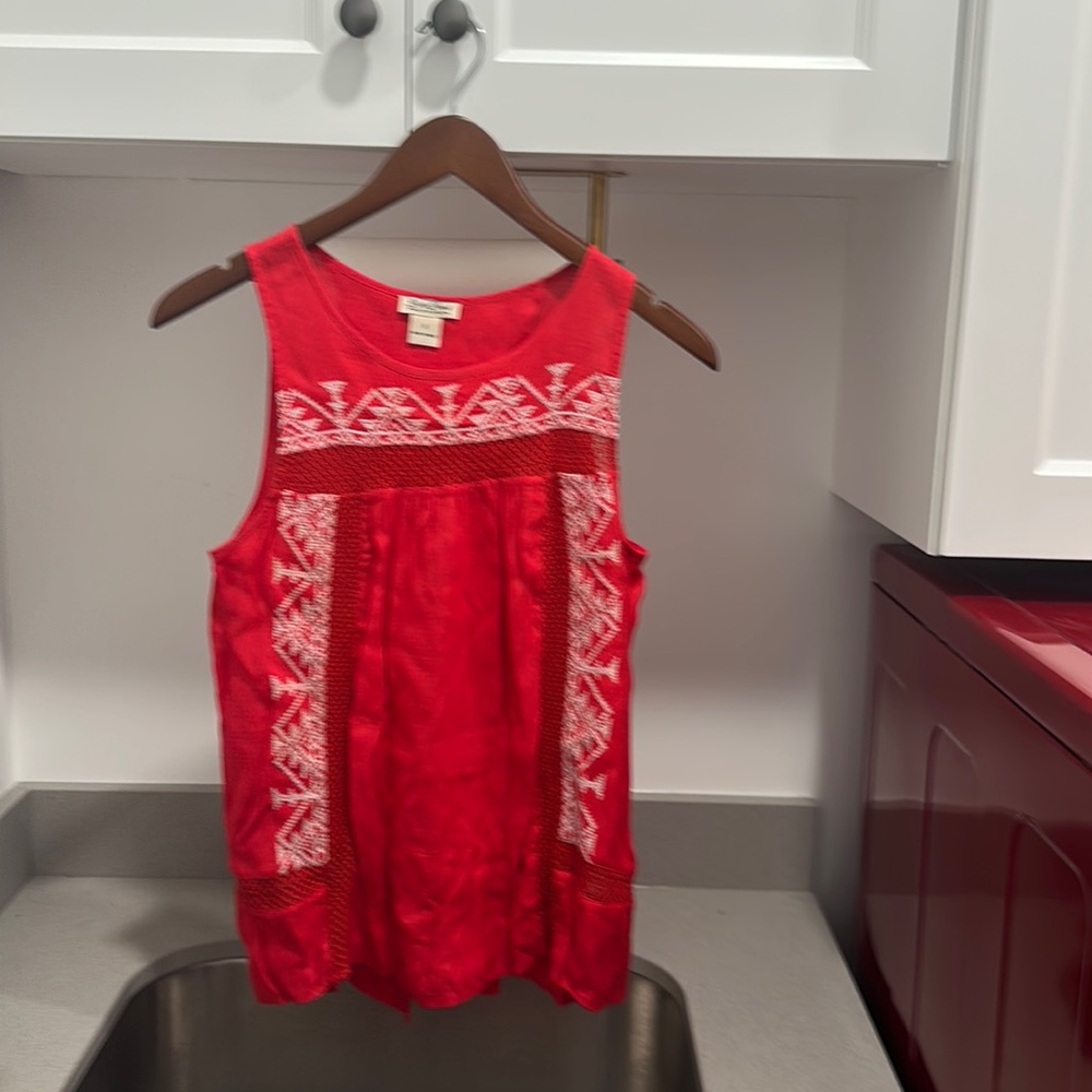 Lucky brand red sleeveless top